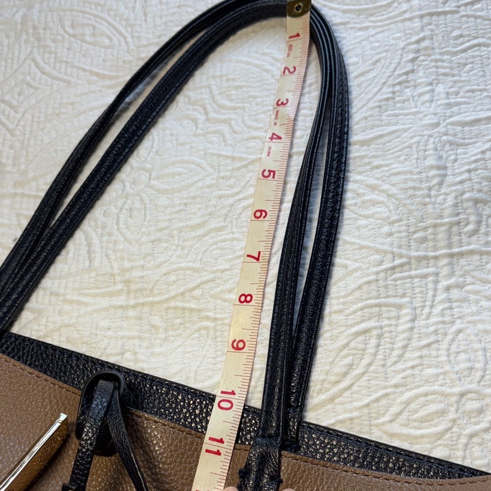 REVERSIBLE Bella of Cape Cod Taupe and Navy Leather Tote Bag with Navy Straps - Picture 6 of 15